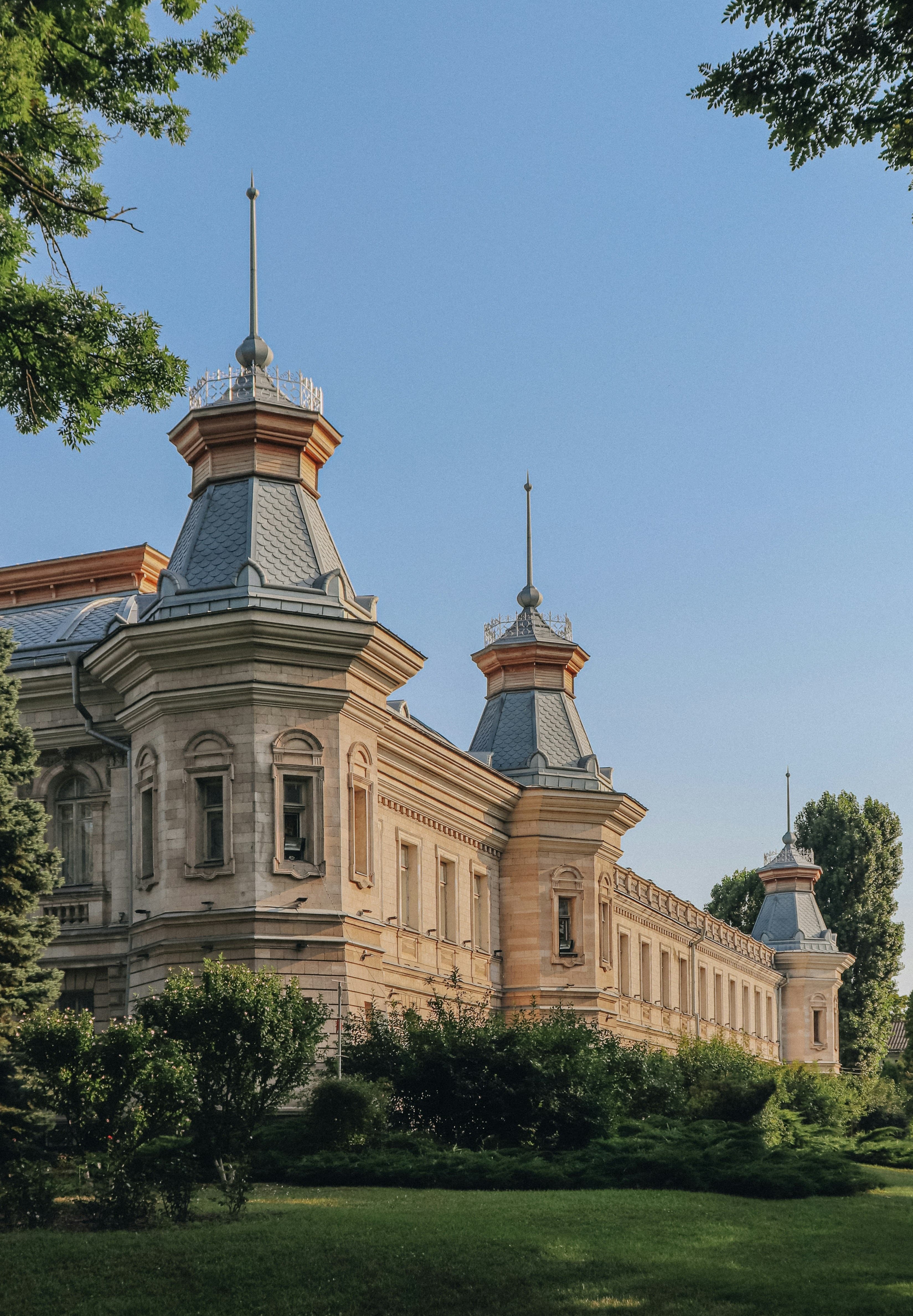 The National Museum of Ethnography and Natural History in Chișinău, close to the course near Great National Assembly Square