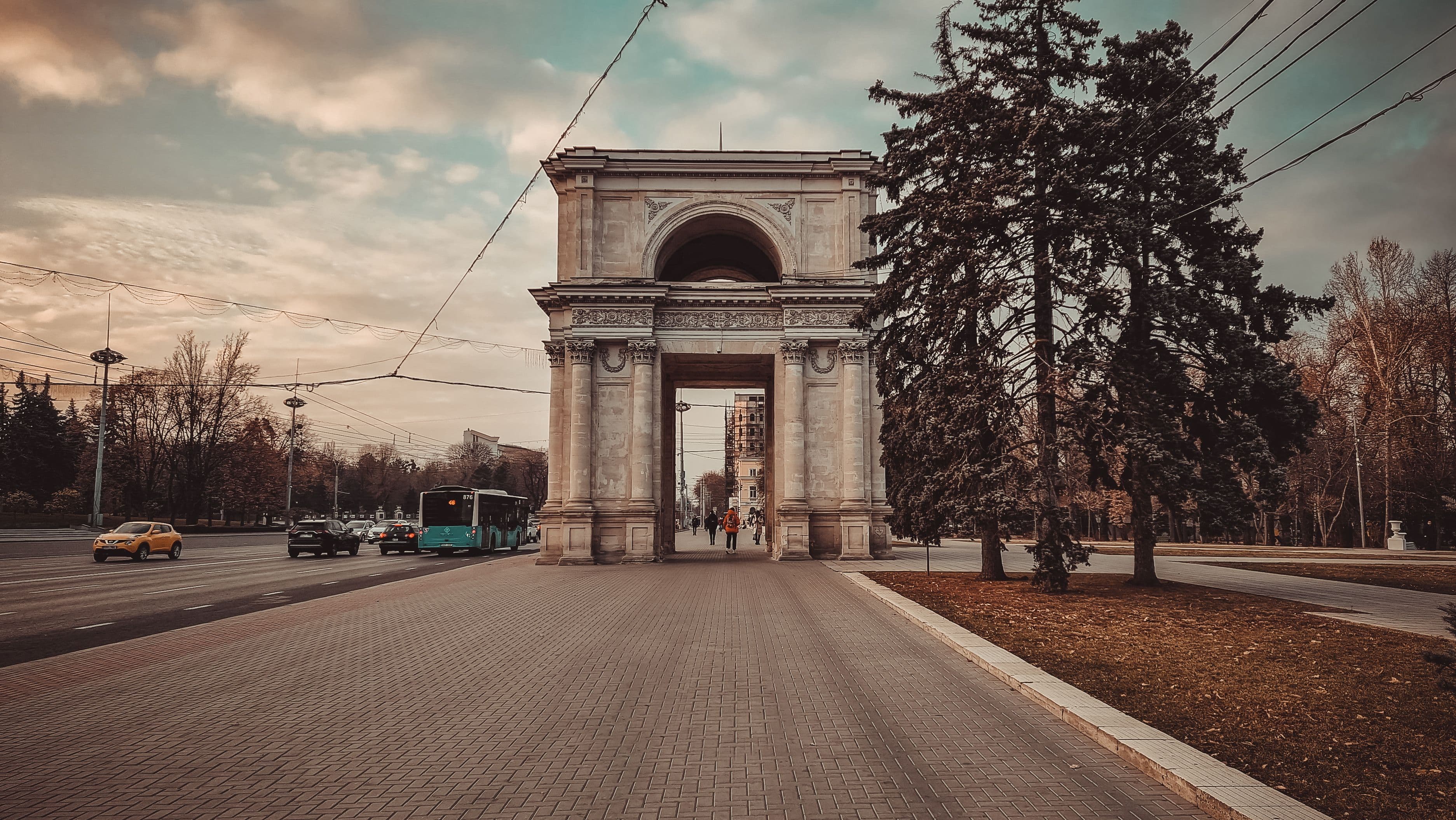 The Triumphal Arch (Arcul de Triumf) in Chișinău, close to Great National Assembly Square, the marathon's start and finish
