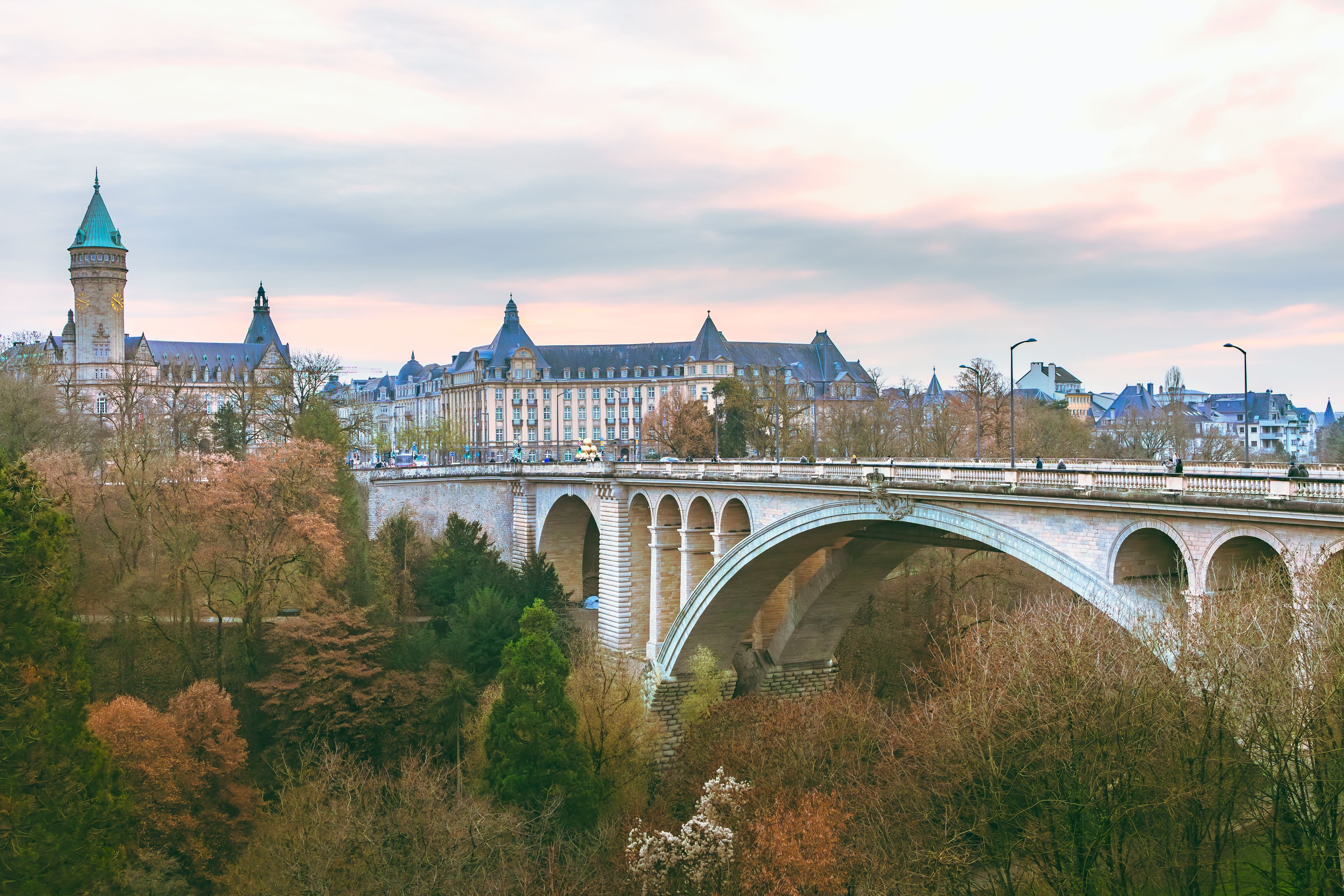 The Adolphe Bridge spanning the Petrusse valley in Luxembourg City, crossed directly by the marathon course
